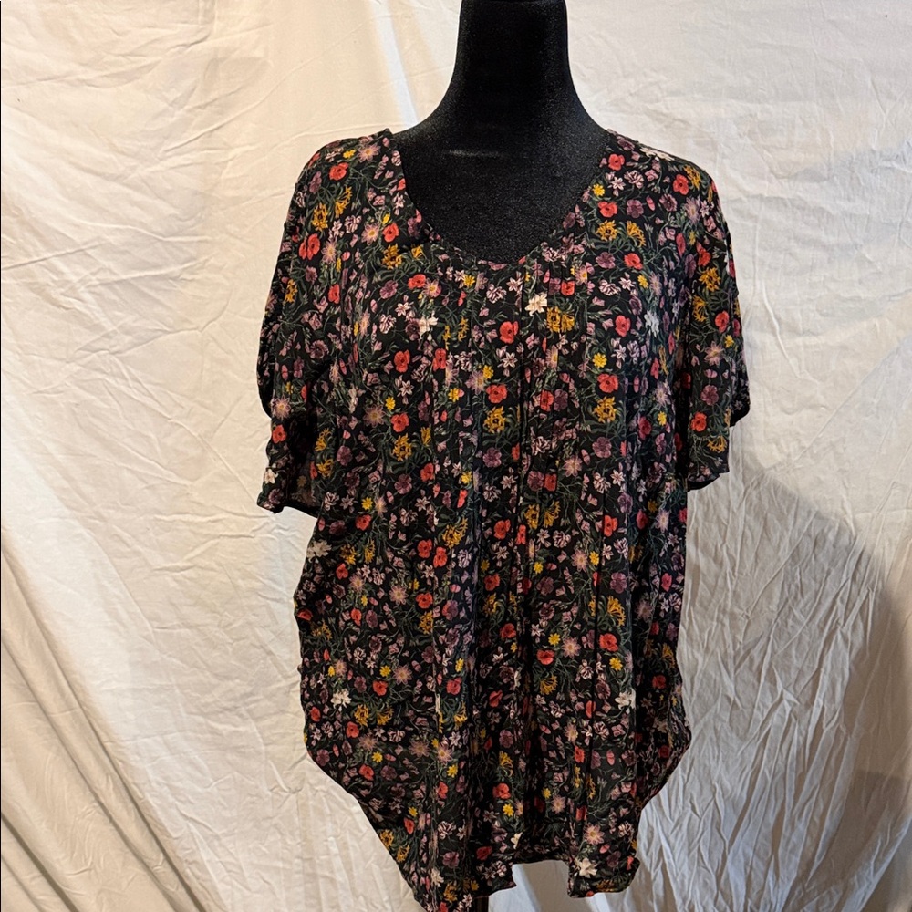 torrid Black Floral Scoop Neck Blouse